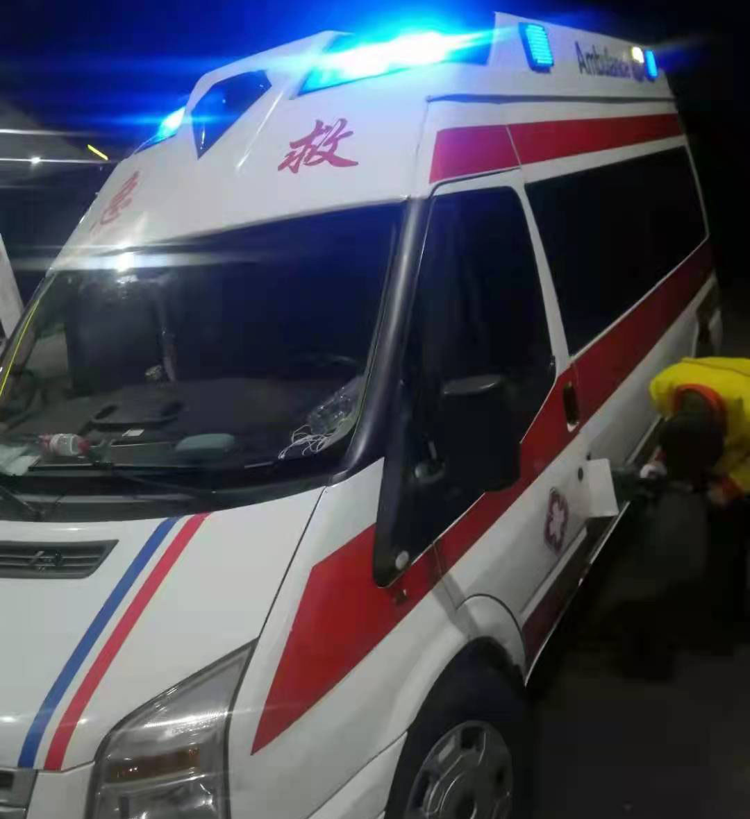 岳阳市专业救护车出租